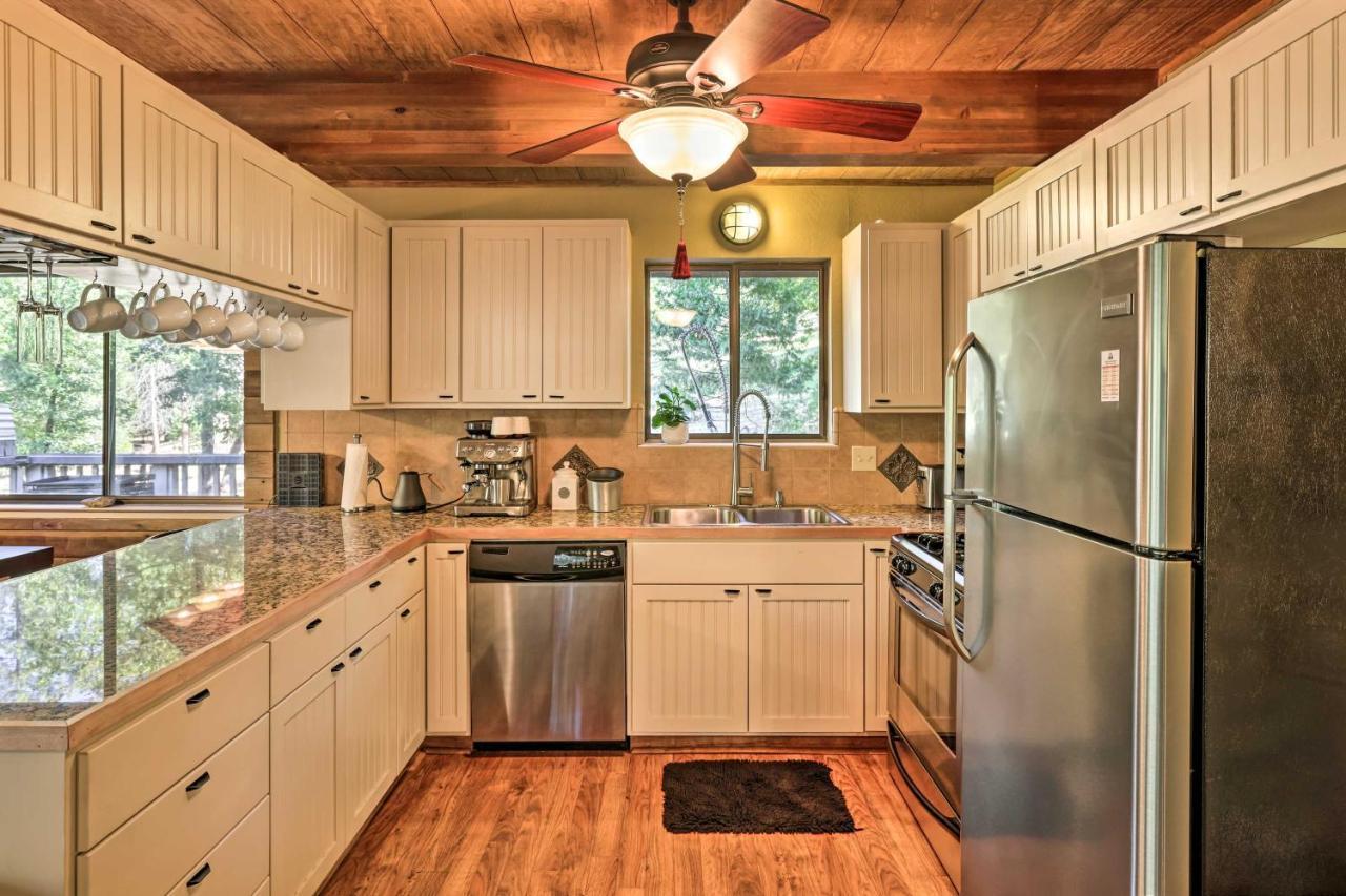 Spacious Groveland Cabin With Wraparound Deck! Exterior photo