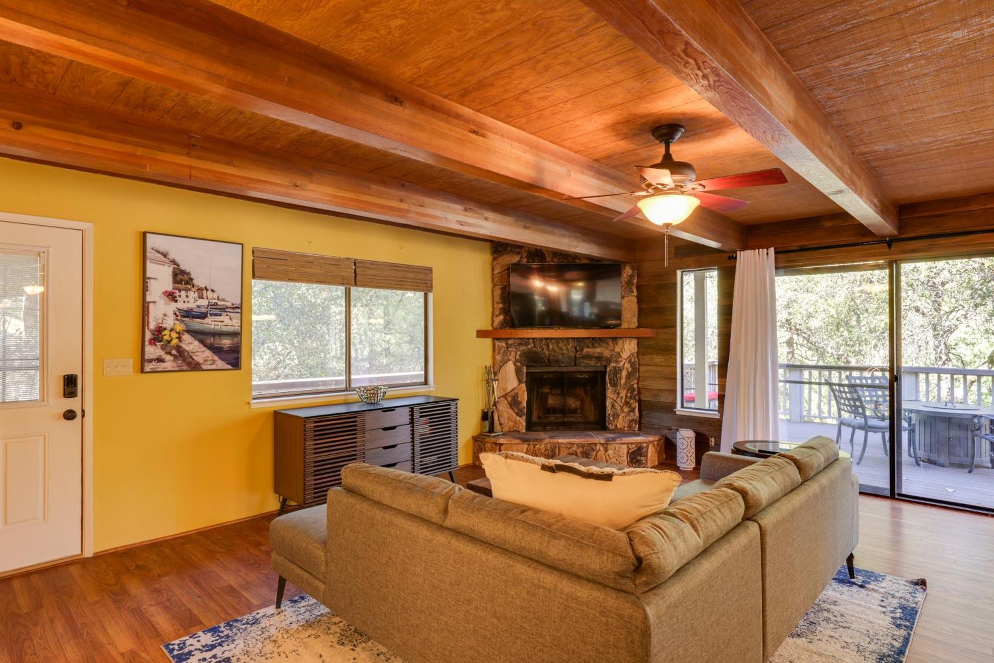 Spacious Groveland Cabin With Wraparound Deck! Exterior photo